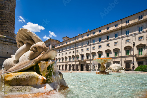 Photography Fountain of Piazza Colonna and Palazzo Chigi, Rome, Italy