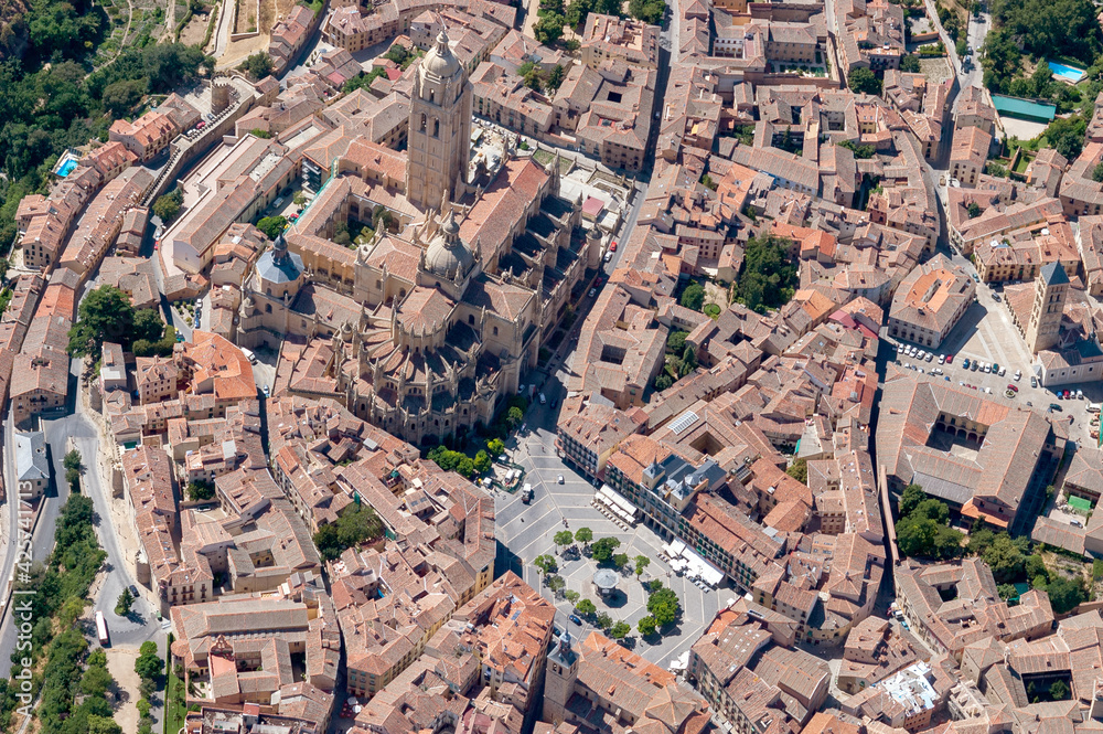 Segovia aus der Luft, spanische Stadt