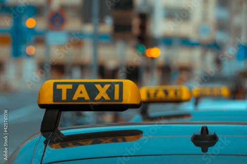Taxi sign/ deutsches Taxizeichen