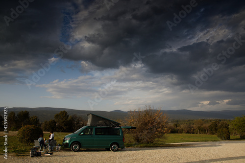 Camping en Van dans le Luberon,
