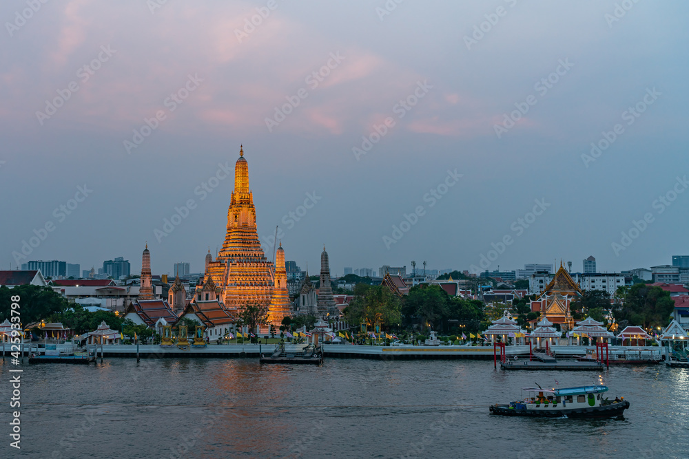 Naklejka premium wat arun