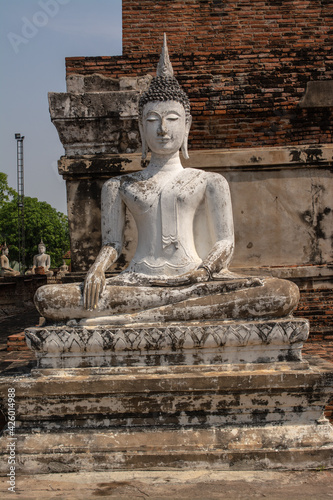 Wat Yai Chai Mongkol the important historical temple and there are outstanding architecture pagodas that one of the popular temples in Ayutthaya Thailand