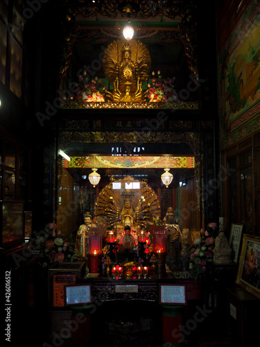 Wat Thiphaya Waree Wihan (วัดทิพยวารีวิหาร, วัดกัมโล่วยี่, 甘露禅寺) Chinese temple, Bangkok Thailand.