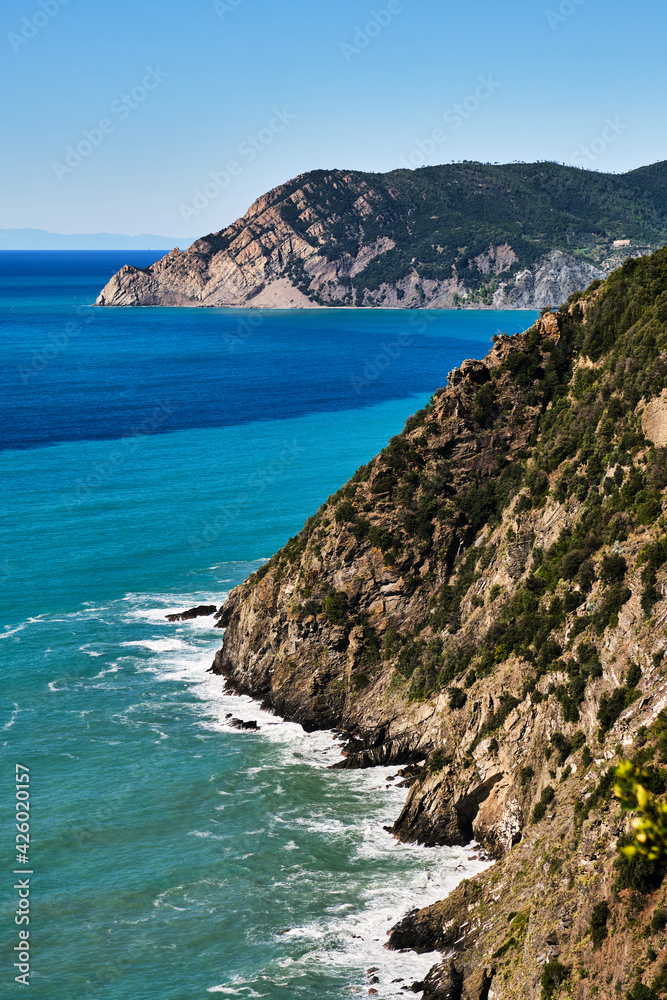Fototapeta premium Scenic view of the coast of Cinque terre 