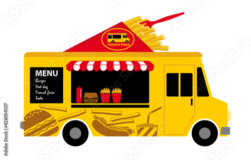 Véhicule appelé baraque à frite ou « food truck » - vente à emporter d’aliments préparés à bord d’un camion stationné en ville.