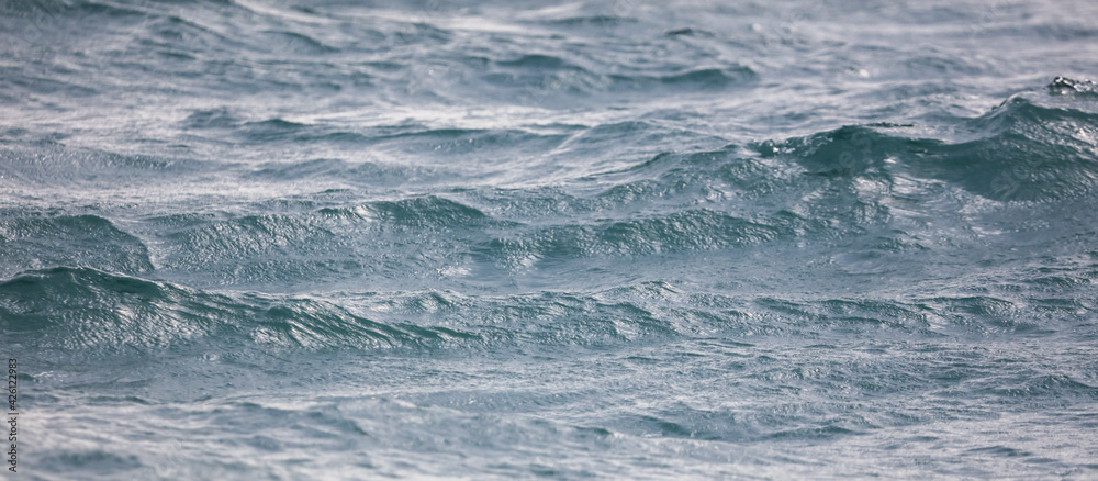 Fototapeta premium The smoothness of the water in the sea.