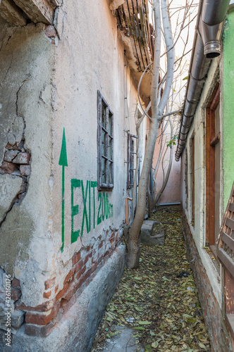 Wallpaper Mural An abandoned passage between buildings Torontodigital.ca