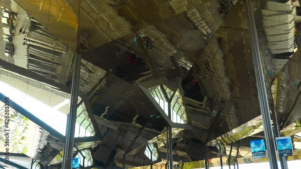 Mirrored ceiling, overlap. 4K. Mirrored ceiling, overlap. 4K.