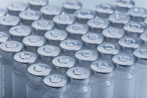 Billede på lærred Glass medical ampoule vial for injection