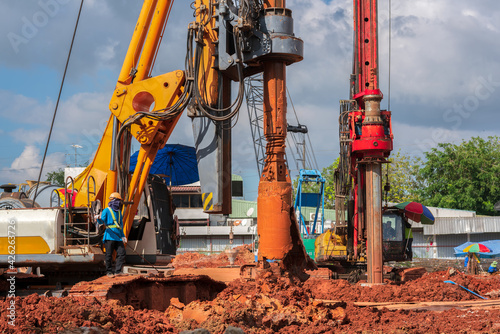 Canvastavla Industrial drilling rig machinery on building construction site