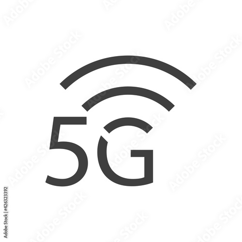 Logotipo de red inalámbrica o wifi de alta velocidad. Texto 5G con olas con lineas de color gris
