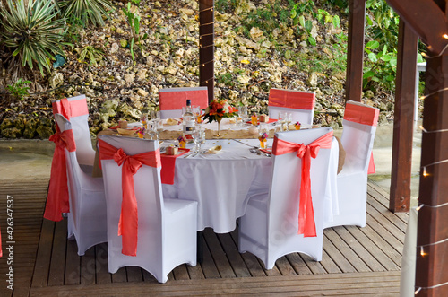 très belle table