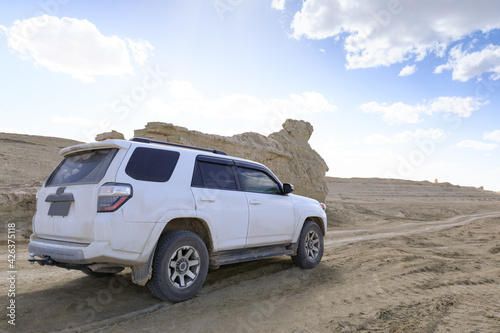 Off road car in desert © lzf