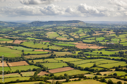 Canvas-taulu View over patchwork fields of Herefordshire from Offa's Dyke Path on Hatterrall