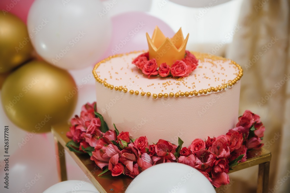 Childrens cake. Pink cake. cake for childrens birthday Childrens cake. Pink cake. cake for childrens birthday