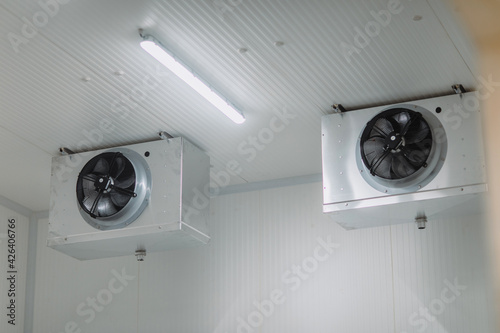 Canvastavla Refrigeration chamber for food storage