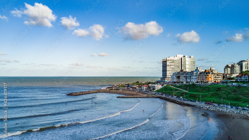 fotos aereas tomadas con un drone de la Ciudad de Mar del plata argentina y su costas que reciben al Oceano Atlantico - obrazy, fototapety, plakaty 