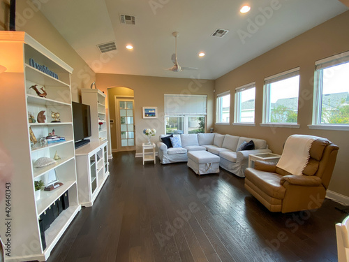 Canvas-taulu A modern nicely decorated cozy living room