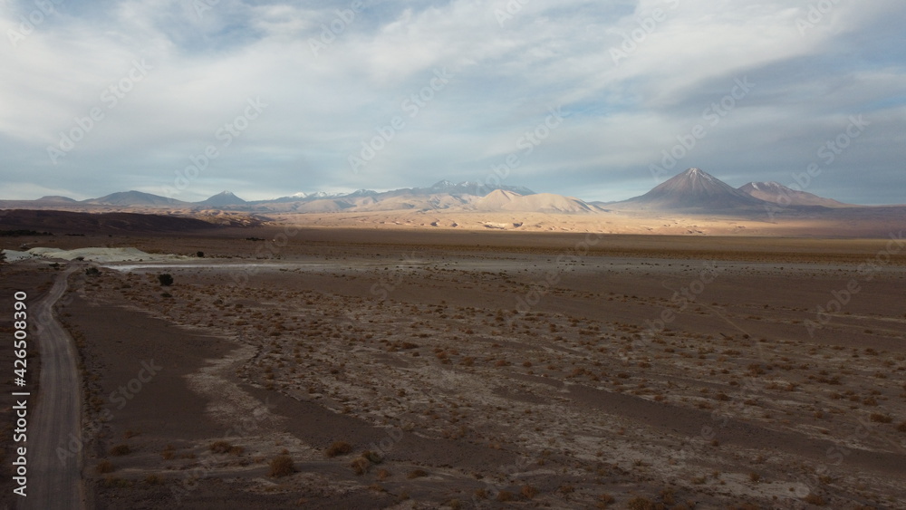 Vista de Dron del Volcan Licancabur en el Desierto de Atacama