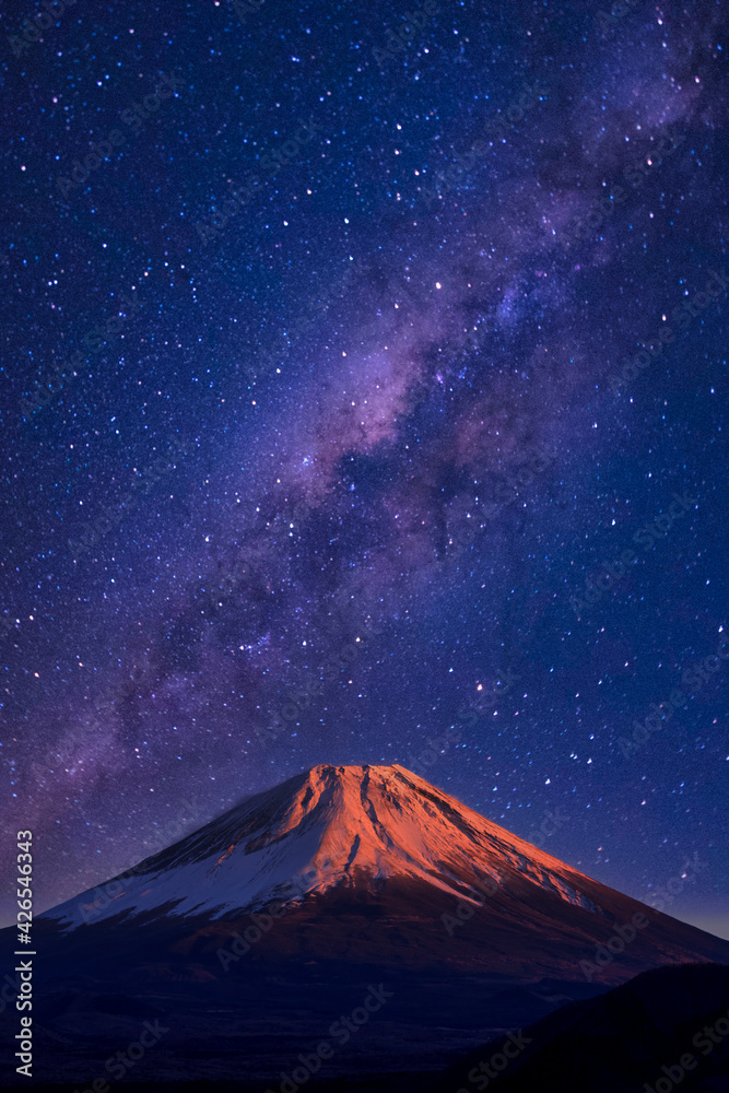 富士山にかかる星空合成