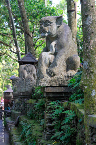 statue of cat in jungle 