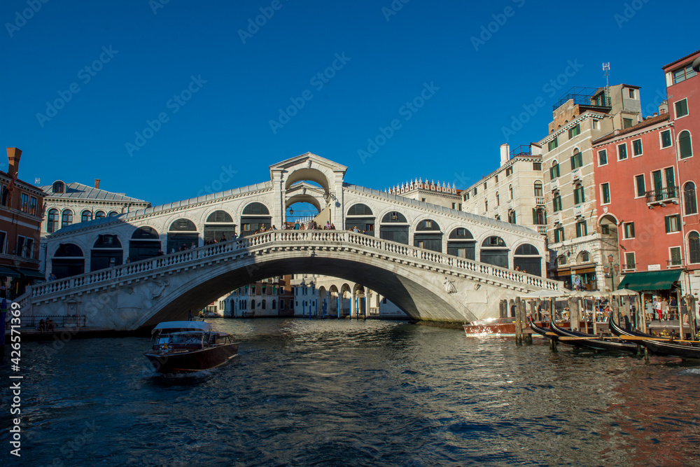 discovery of the city of Venice and its small canals and romantic alleys