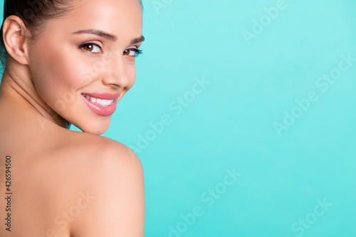 Εκτύπωση καμβά Cropped close-up profile side view portrait of shine cheery girl aesthetic enhan