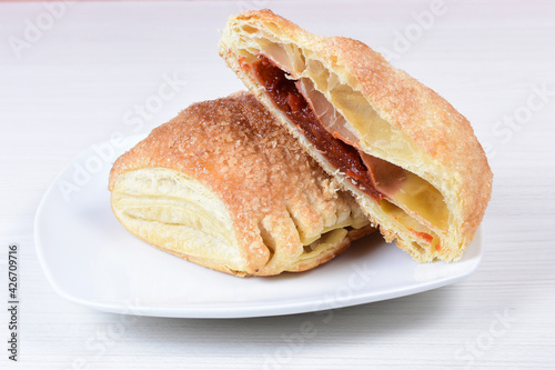 Obraz na płótnie Puff pastry guava cake, on white wooden background w salonie