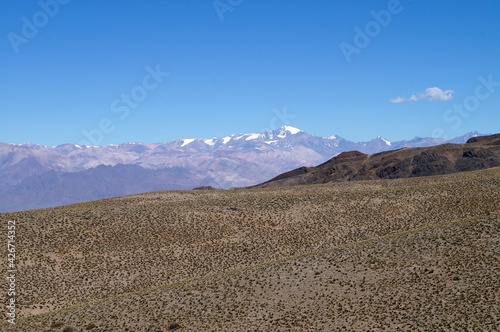 Paisagem do pico do Aconcágua nos Andes em Mendoza / Argentina