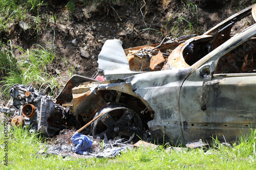 Wallpaper Mural Autowrack / Car wreck / Torontodigital.ca