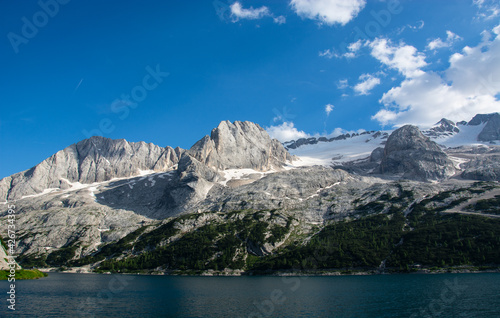 il lago di fedaia sotto il ghiacciaio della Marmolada © corradobarattaphotos