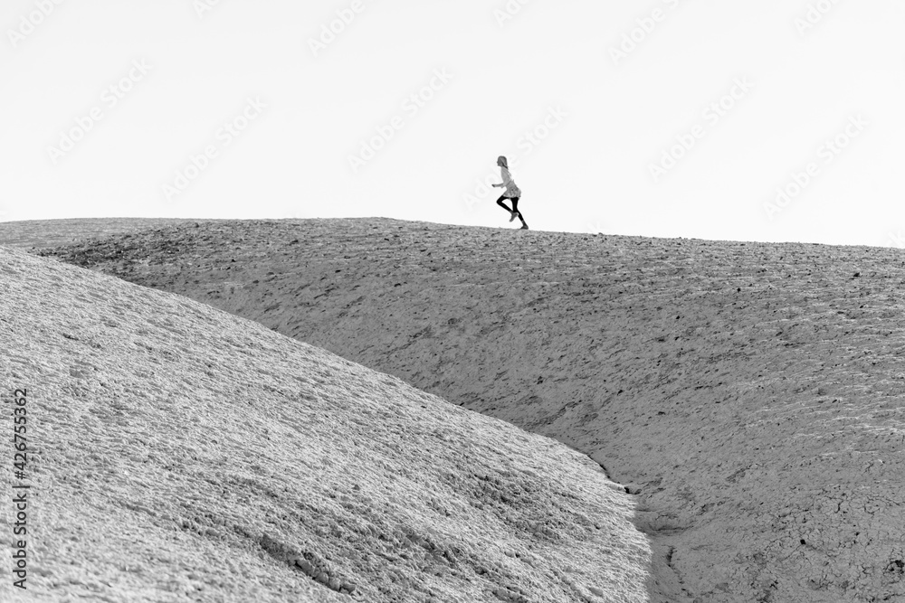 Obraz premium Running on Rocks in Summer