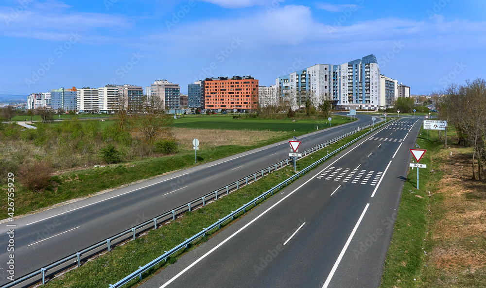 Obraz premium Entrance by motorway to the city of Vitoria-Gasteiz coming from Madrid