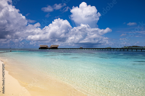 Fototapeta Naklejka Na Ścianę i Meble -  Maldives sunny day on the beach