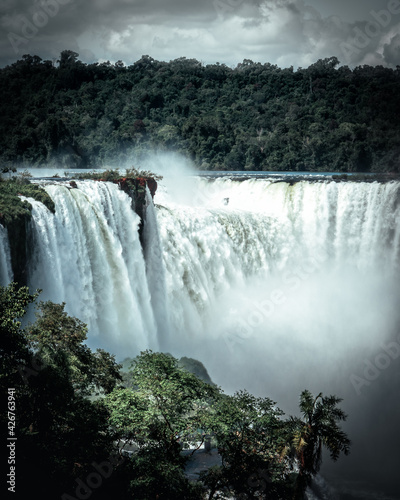 Tableau sur toile Iguazu waterfall, Brazil