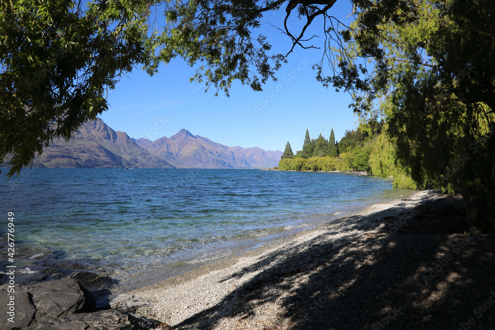 Lake Wakatipu / Lake Wakatipu