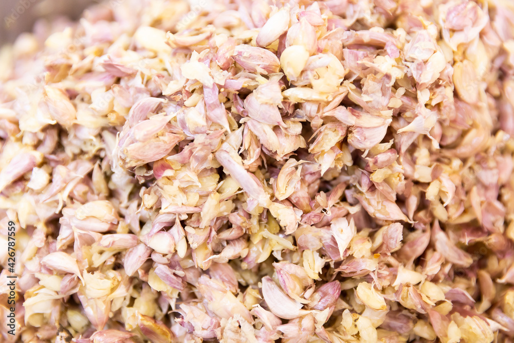 Crushed garlic with skin Crushed garlic with skin