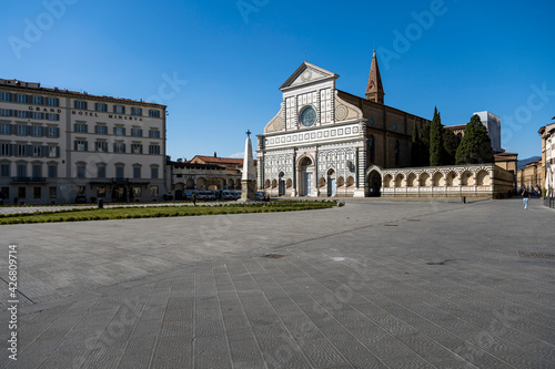 Firenze, la Basilica di Santa Maria Novella e l'omonima piazza