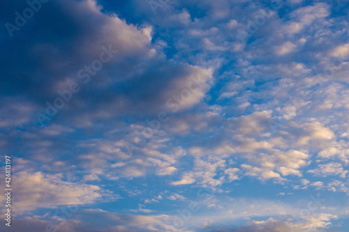 Fototapeta Naklejka Na Ścianę i Meble -  Blue sky, deeper cloud