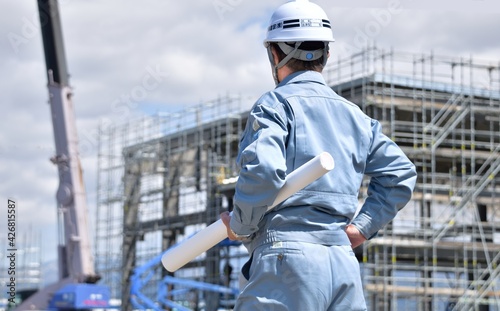 ビル・マンション工事の現場監督
