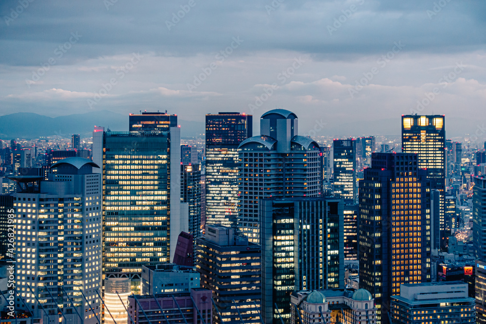 Obraz premium 大阪 都会 高層ビル