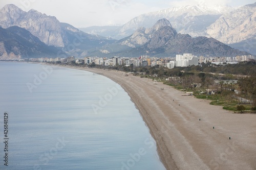 beautiful city location between the sea and the mountain