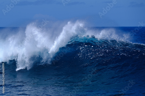 Beautiful blue ocean wave © LeticiaLara