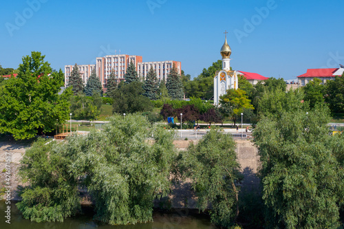 Obraz na płótnie View of Tiraspol from the bridge over the Dniester river, Transnistria (Moldova) w salonie