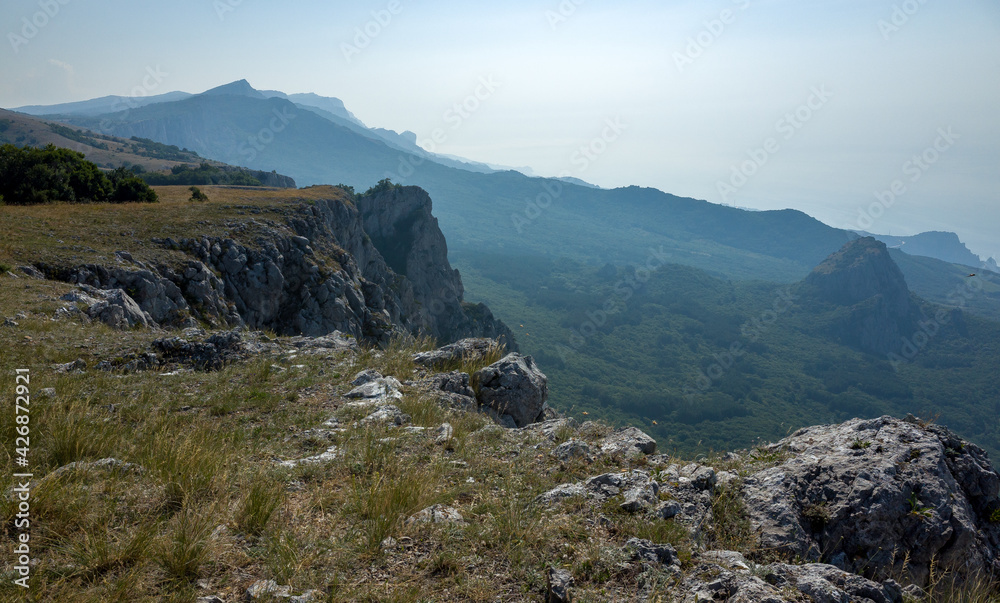 Obraz premium Rocks of the Yalta Yayla of the southern coast of Crimea on a hot summer day.