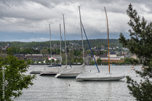 Obraz na płótnie Yachts on Lake Zurich, Switzerland w salonie