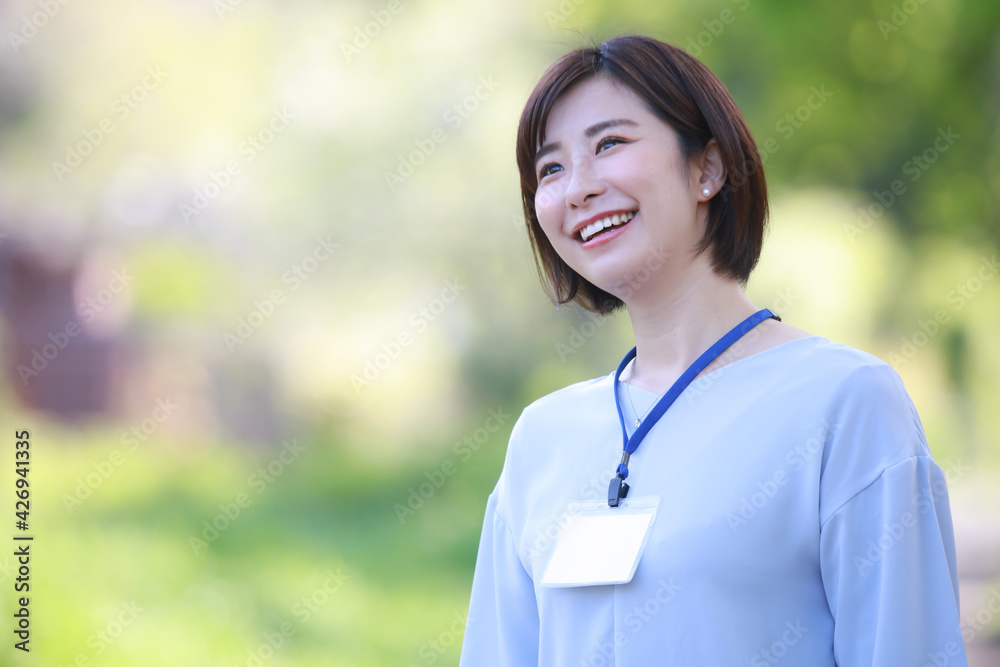 笑顔の女性社員 笑顔の女性社員