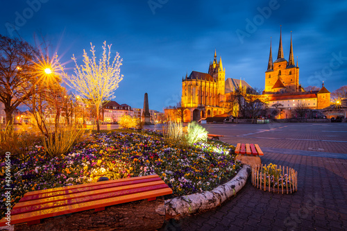 Frühling in der Hauptstadt Erfurt am Abend - Thüringen photo