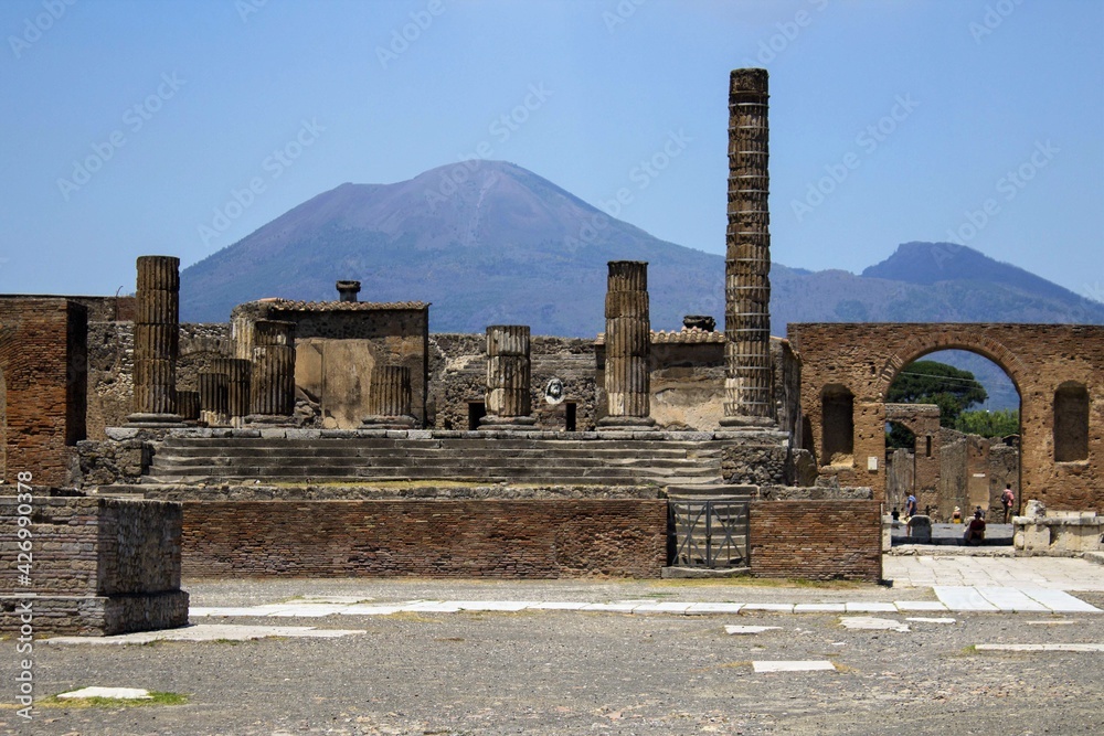 Pompeii, Italy, June 26, 2020, ancient column found inside the Pompeii excavations reported in
life after the excavations following the eruption of the volcano Vesuvius in 79 AD.