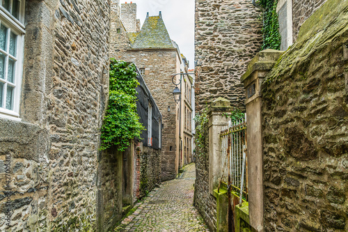 Fotografija The ramparts of the walled city of Saint Malo
